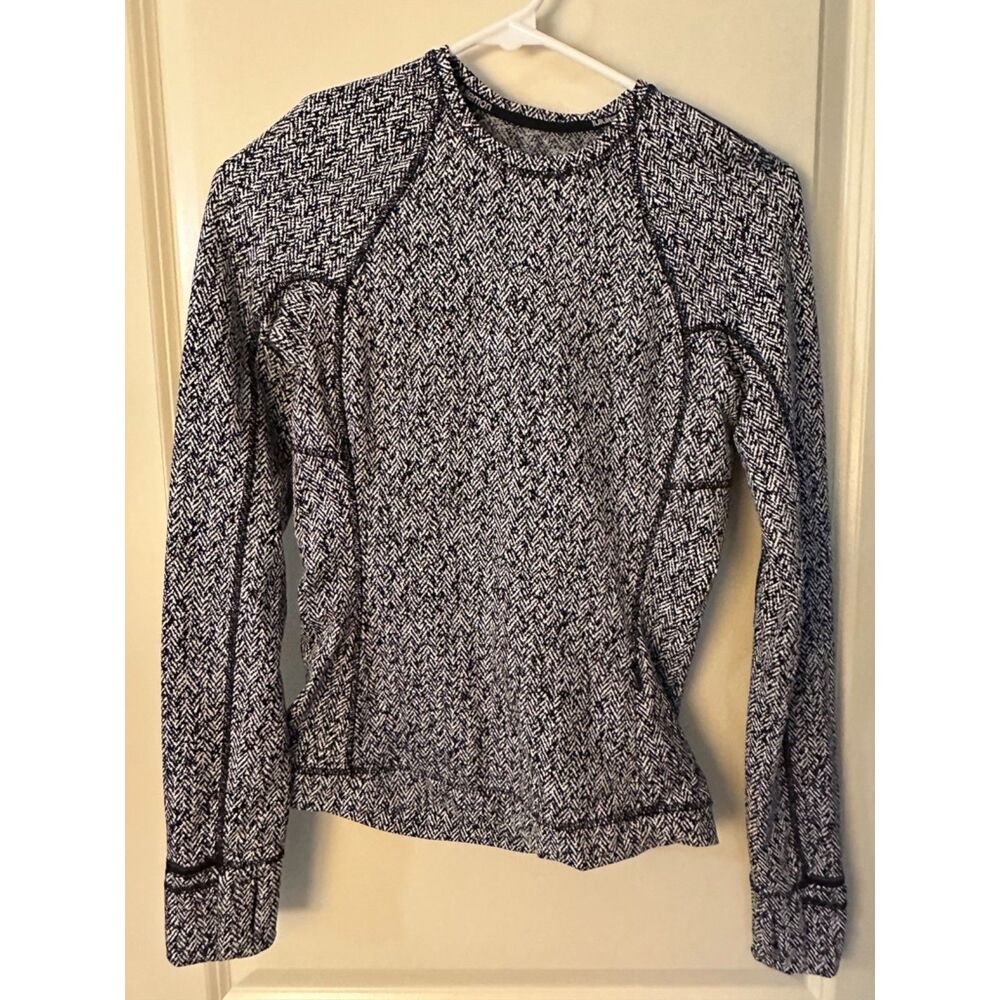 Lululemon Long Sleeve Thermal Shirt with thumb holes size unknown
